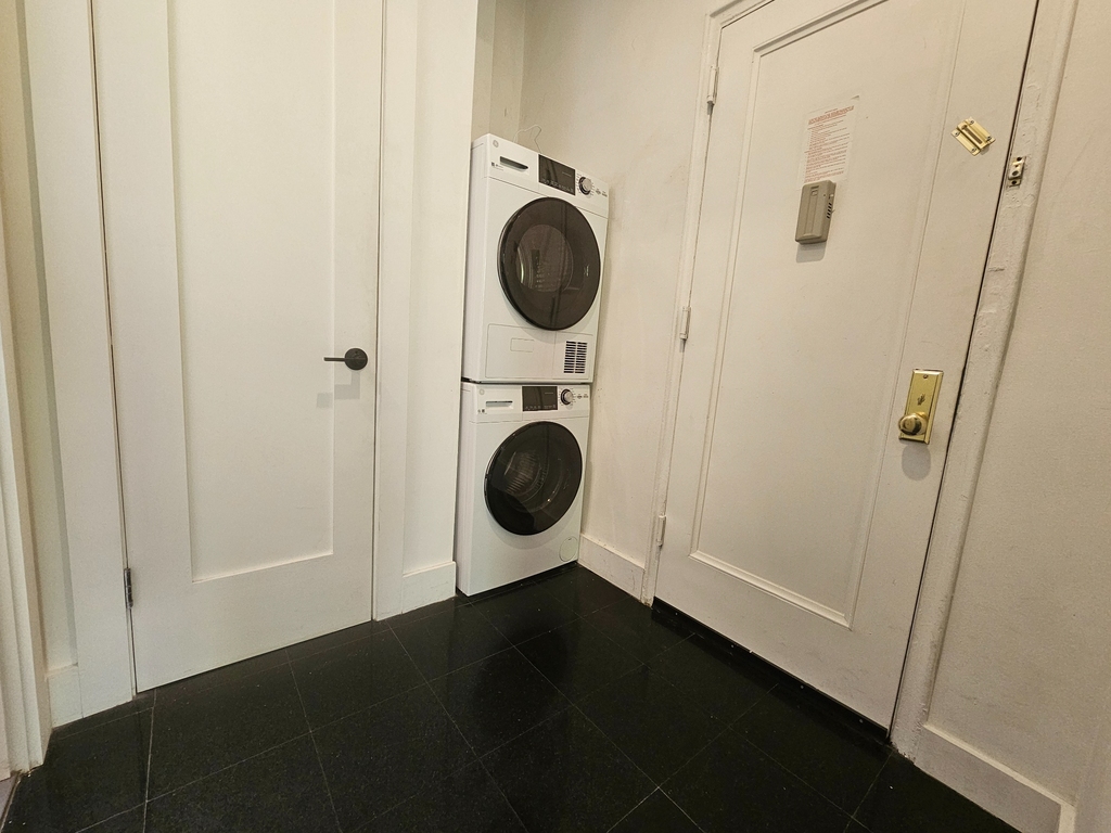 156 East 85th Street - Photo 1