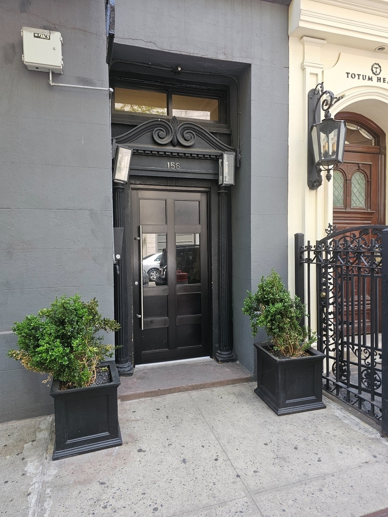 156 East 85th Street - Photo 12