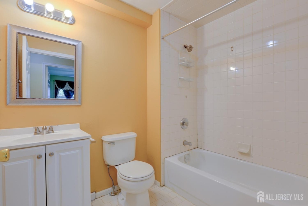 300 Ventnor Court - Photo 24