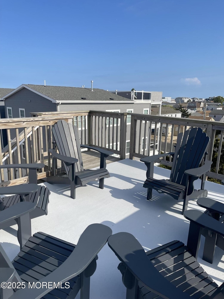 241 Hiering Avenue - Photo 3