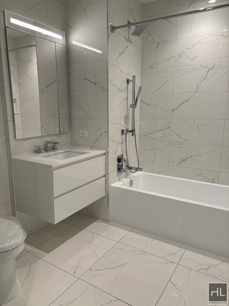 East 44th Street - Photo 6