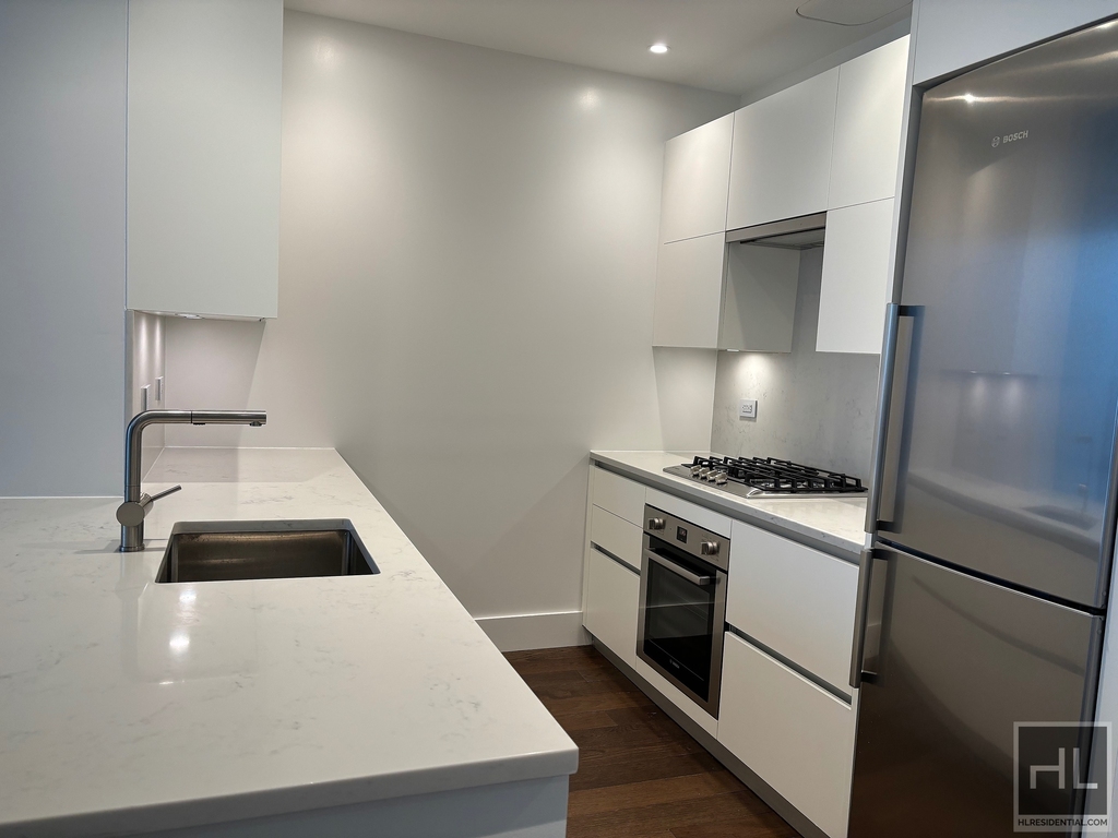 East 44th Street - Photo 1