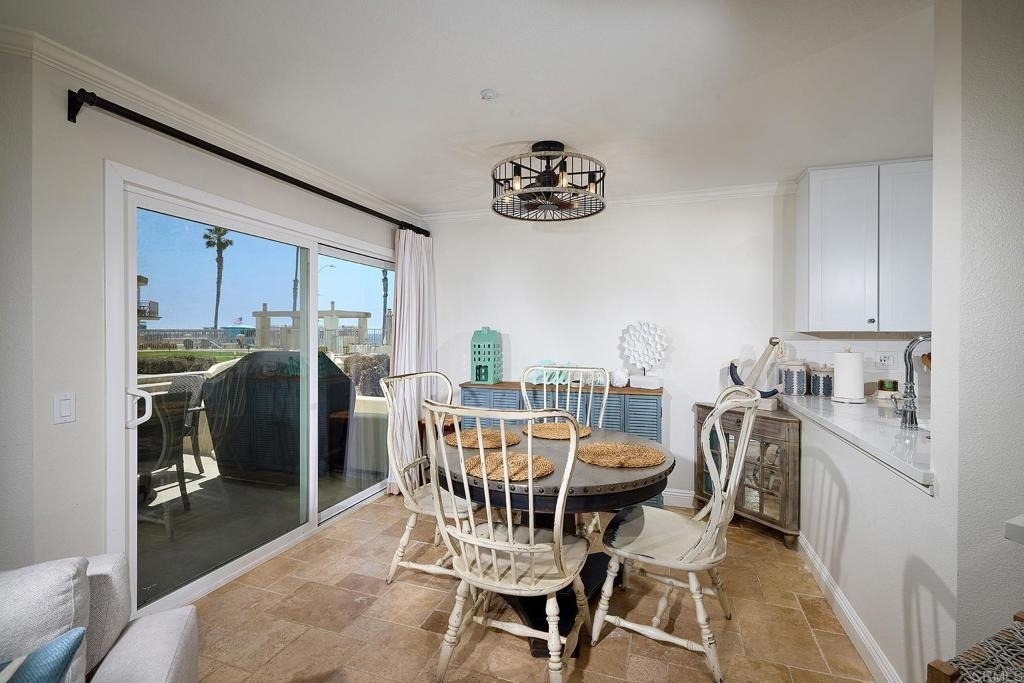 600 N The Strand - Photo 3