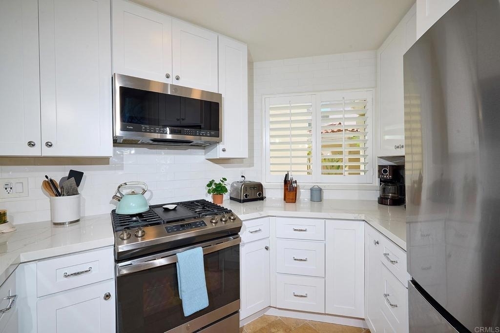 600 N The Strand - Photo 4