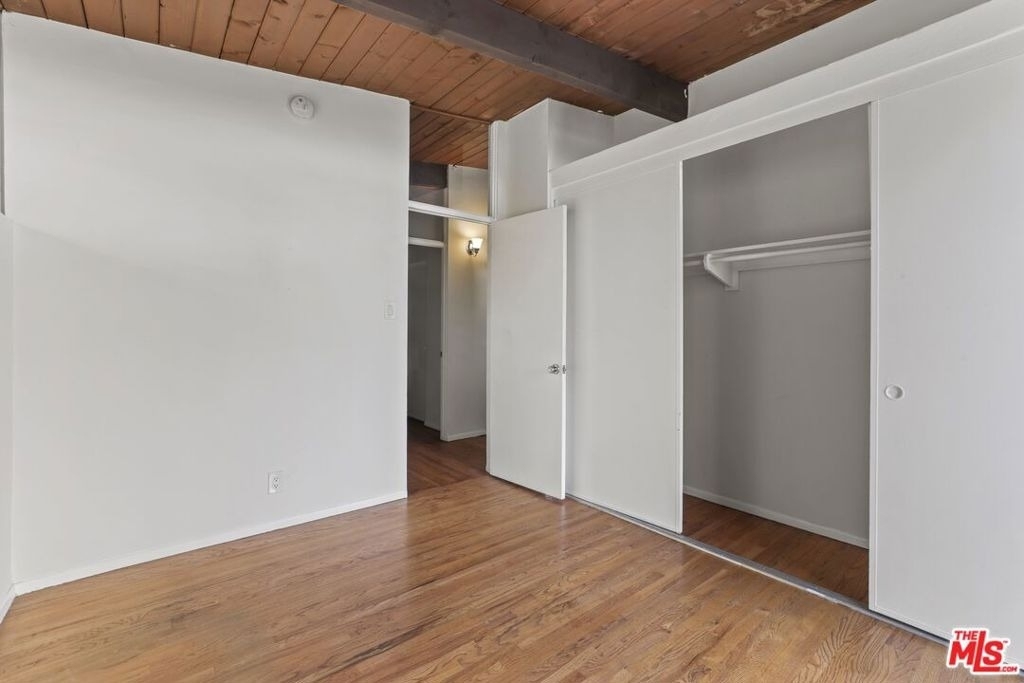 11133 Rose Avenue - Photo 9
