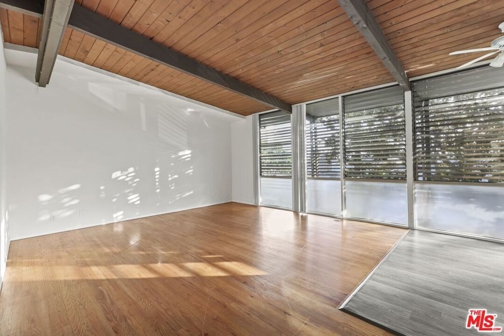 11133 Rose Avenue - Photo 11