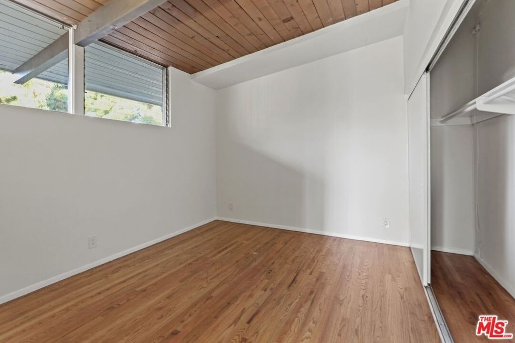 11133 Rose Avenue - Photo 5