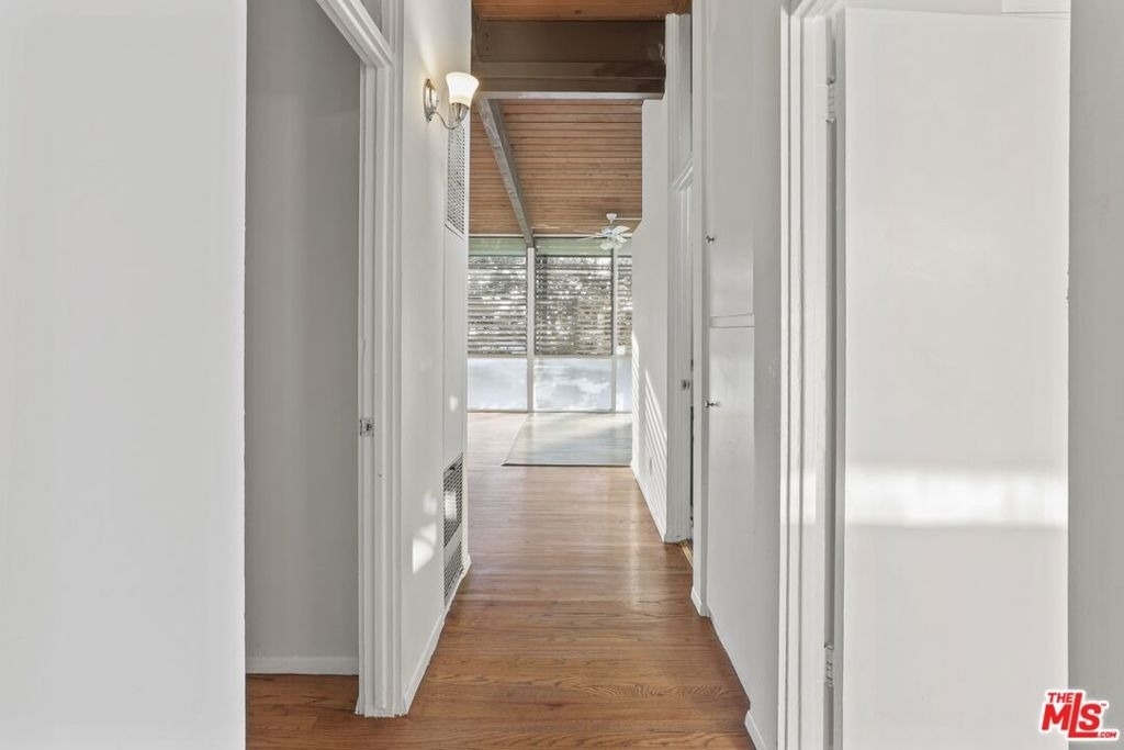 11133 Rose Avenue - Photo 10