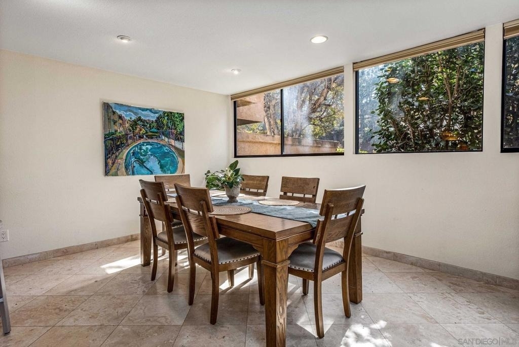 2420 Torrey Pines Rd - Photo 2