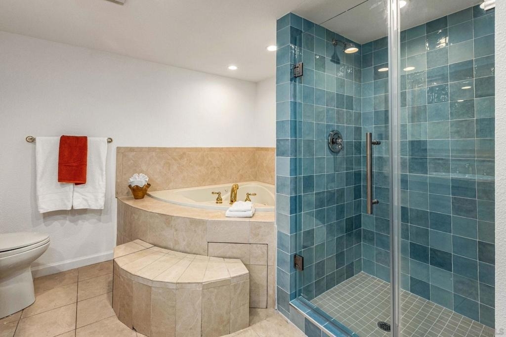 2420 Torrey Pines Rd - Photo 18