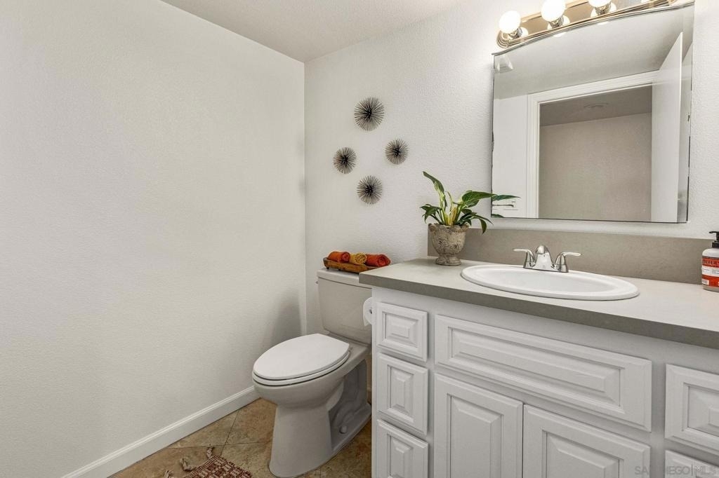 2420 Torrey Pines Rd - Photo 20
