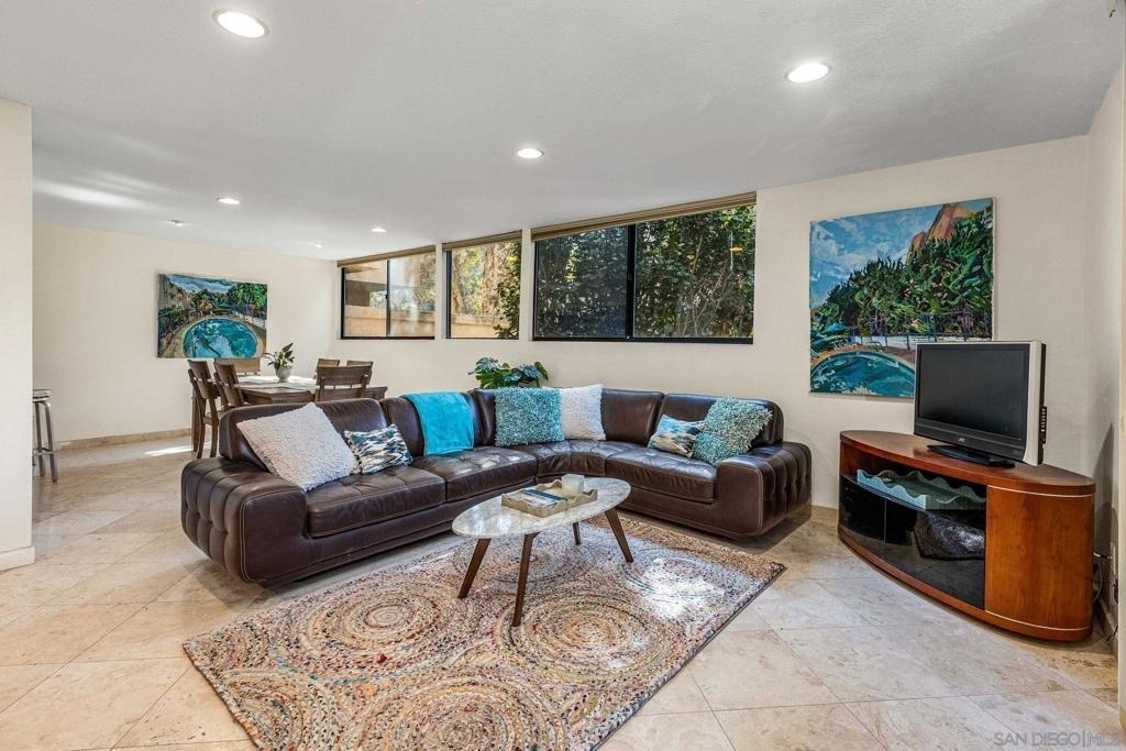 2420 Torrey Pines Rd - Photo 1