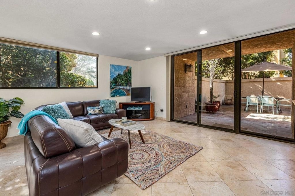 2420 Torrey Pines Rd - Photo 0