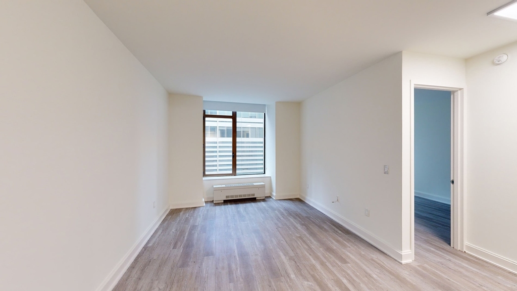 10 Hanover Square - Photo 2