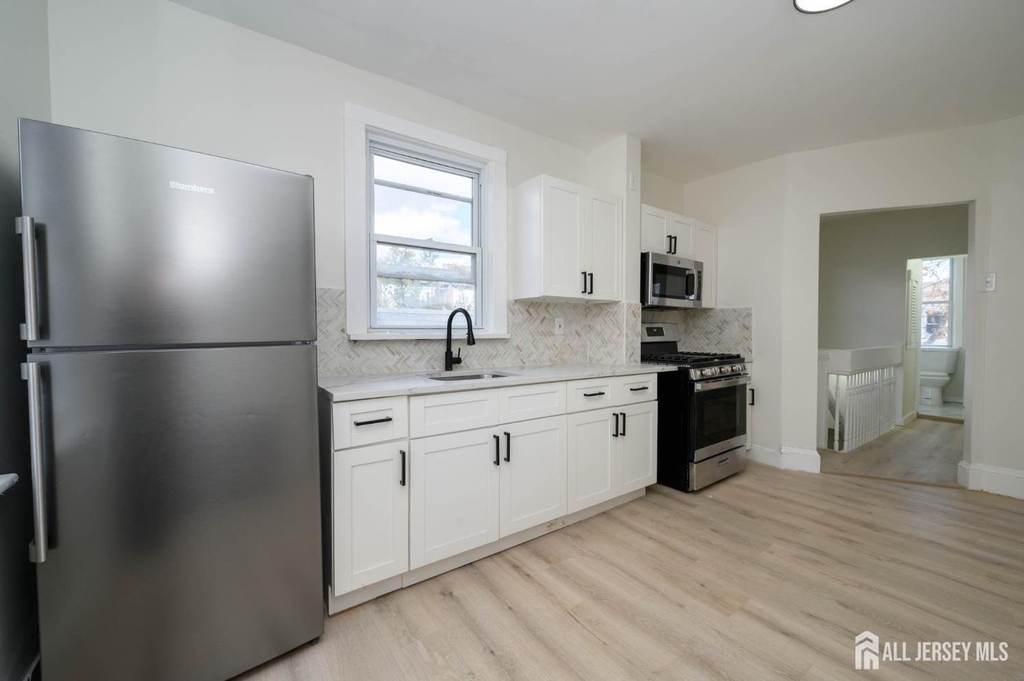 775 Central Place - Photo 2
