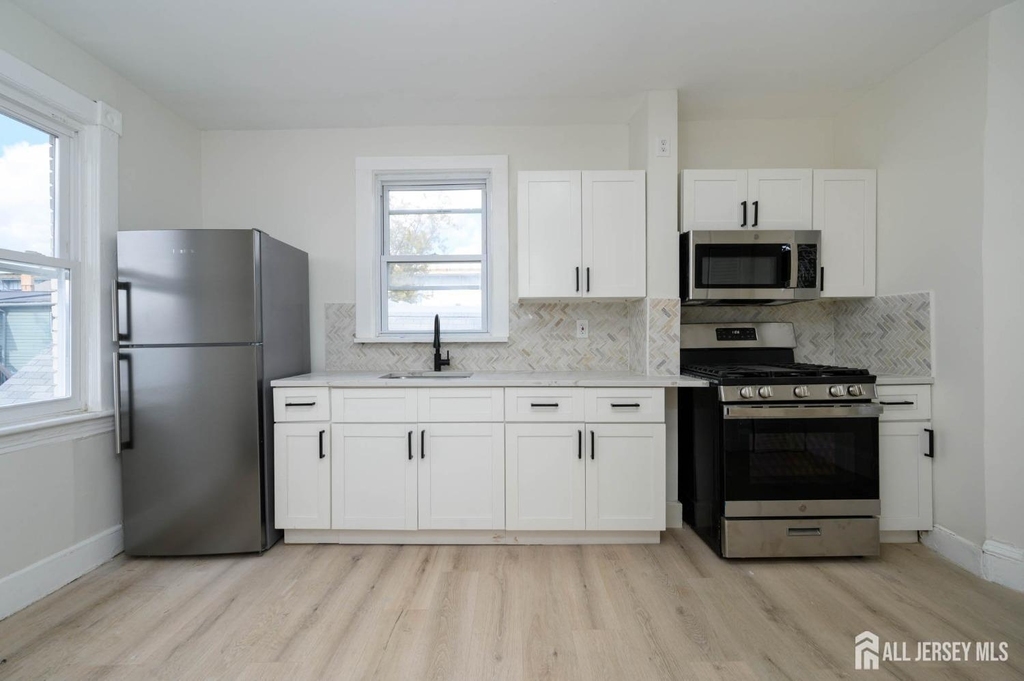 775 Central Place - Photo 4