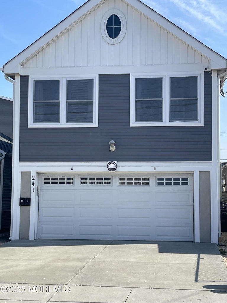241 Hiering Avenue - Photo 0