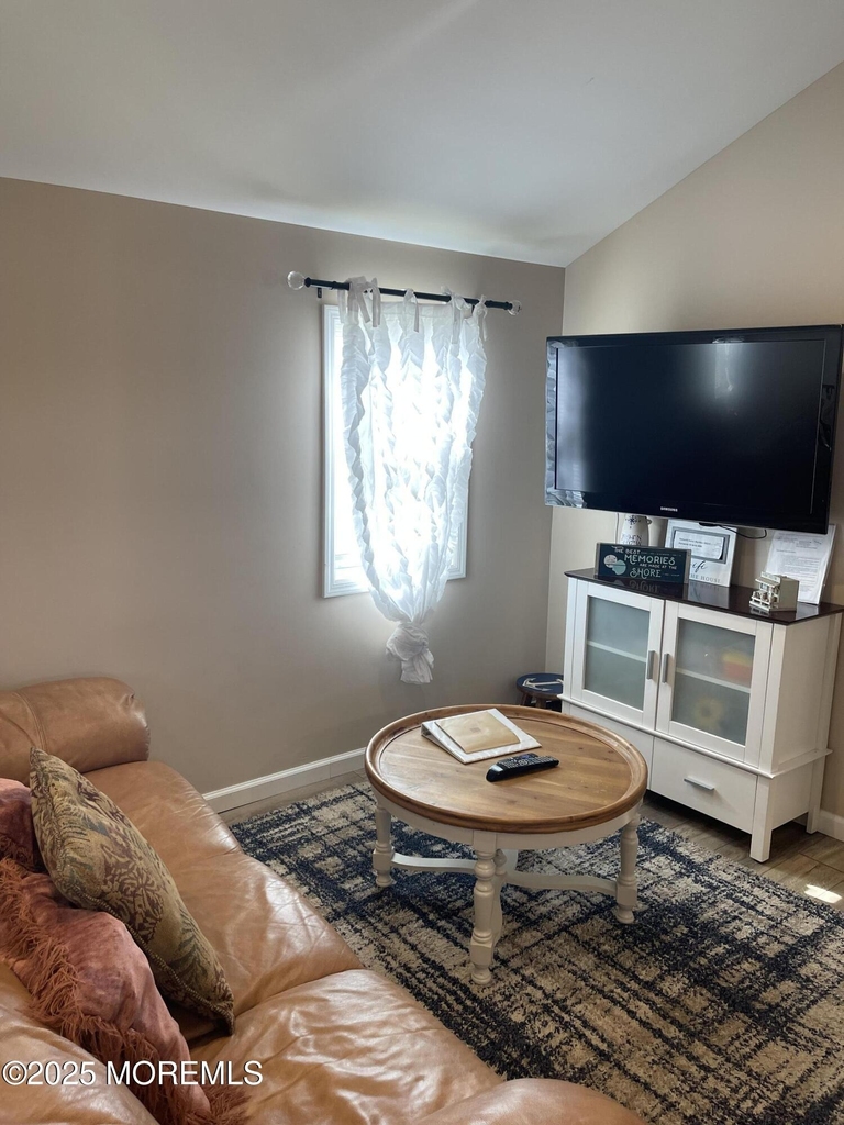 241 Hiering Avenue - Photo 11