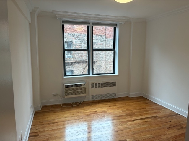 305 West 13th Street - Photo 3