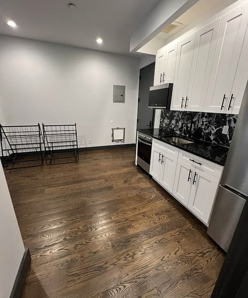 2109 Regent Place - Photo 5