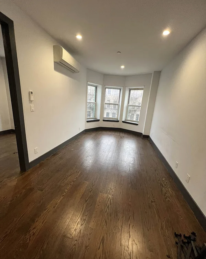 2109 Regent Place - Photo 4