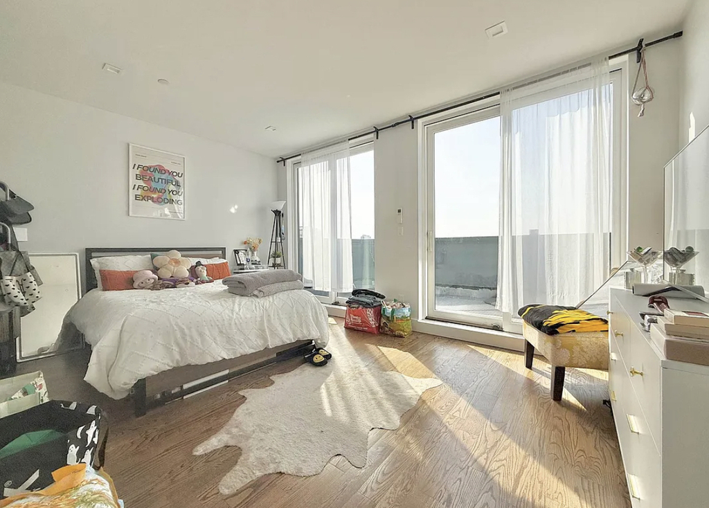 321 Woodbine Street - Photo 1