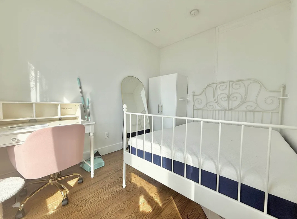 321 Woodbine Street - Photo 3