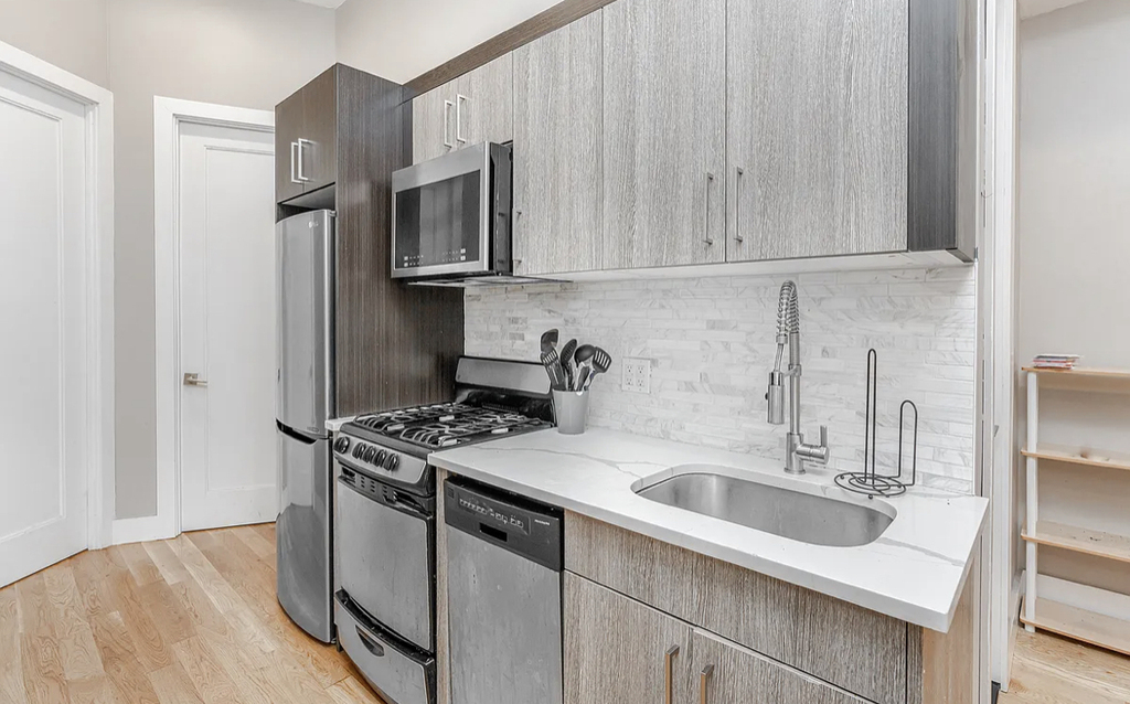 306 Linden Street - Photo 3