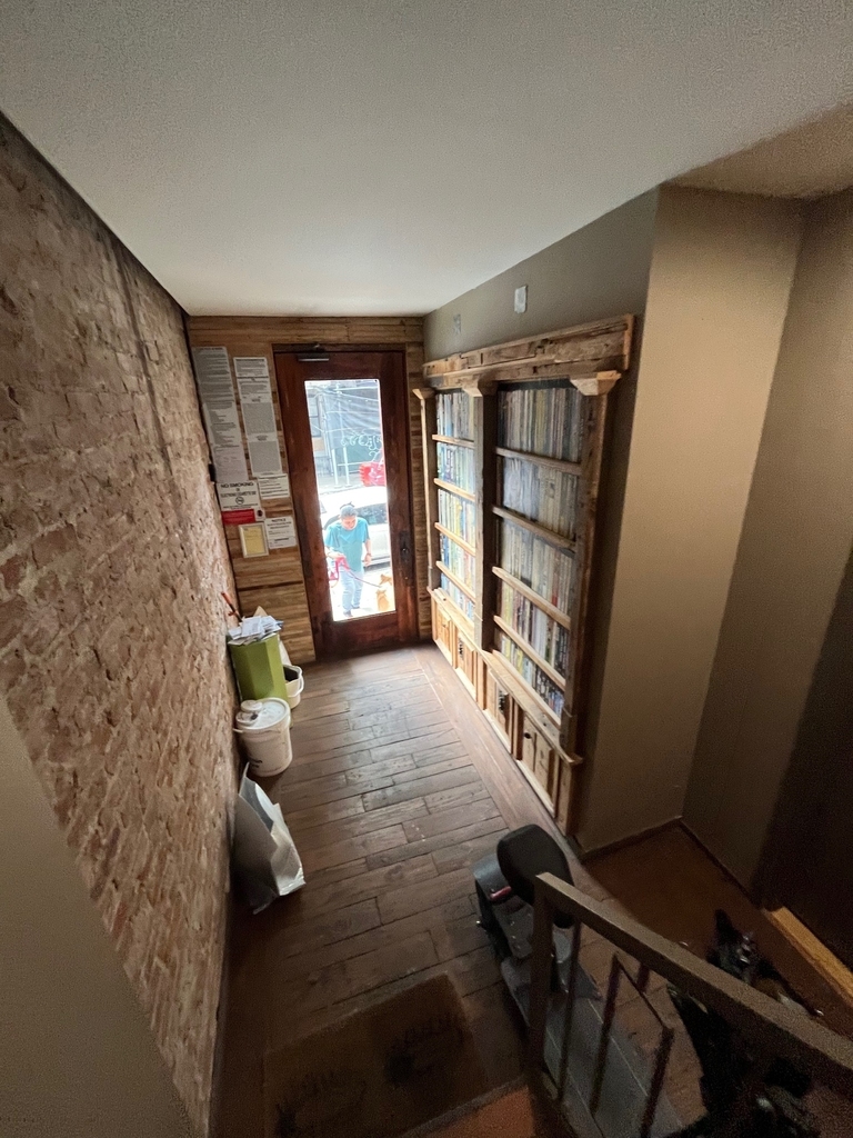306 Linden Street - Photo 2