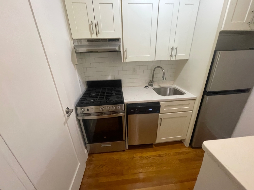 75-5 113th Street - Photo 3