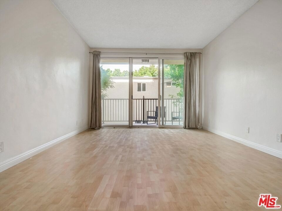 23901 Civic Center Way - Photo 20