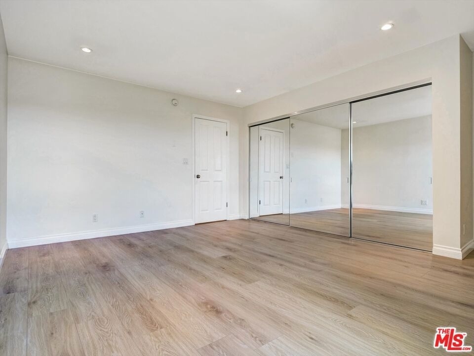 23901 Civic Center Way - Photo 31