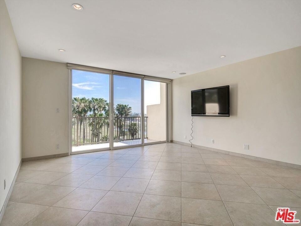23901 Civic Center Way - Photo 19