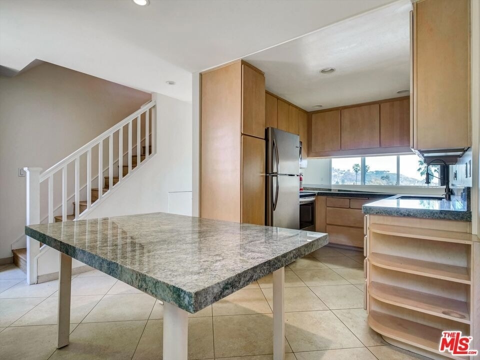 23901 Civic Center Way - Photo 32