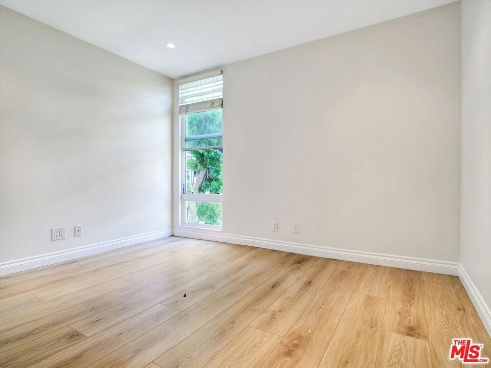23901 Civic Center Way - Photo 27