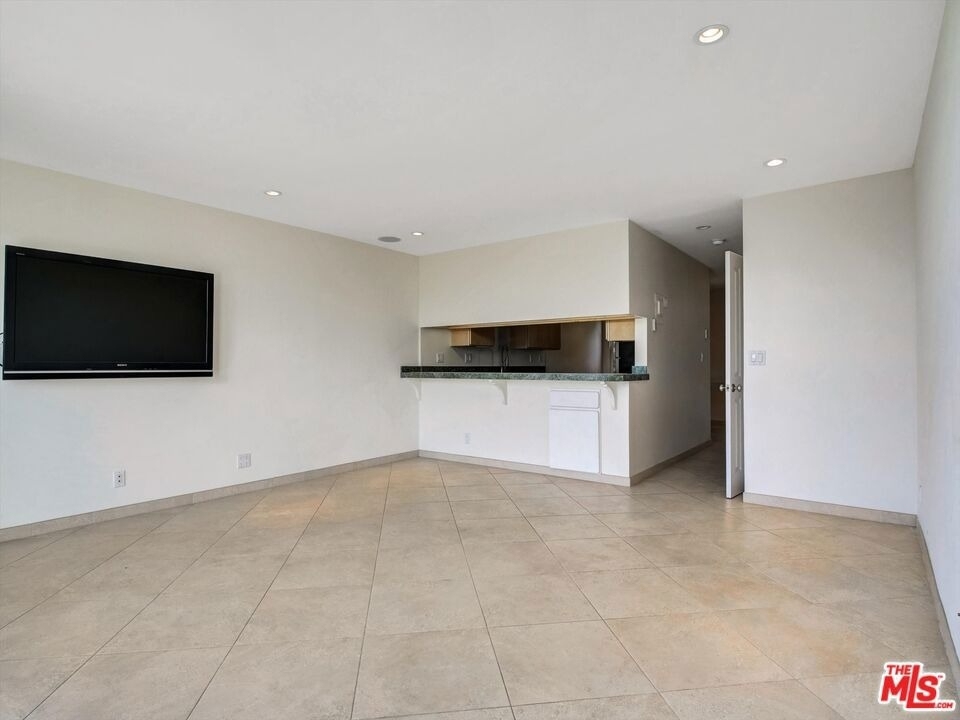 23901 Civic Center Way - Photo 20