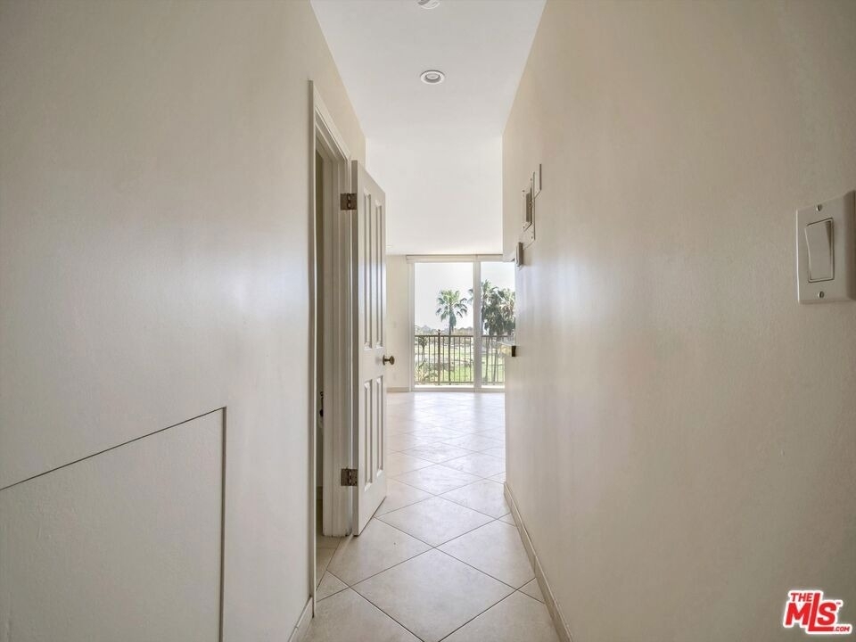 23901 Civic Center Way - Photo 18