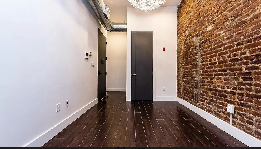 18-68 Madison Street - Photo 4