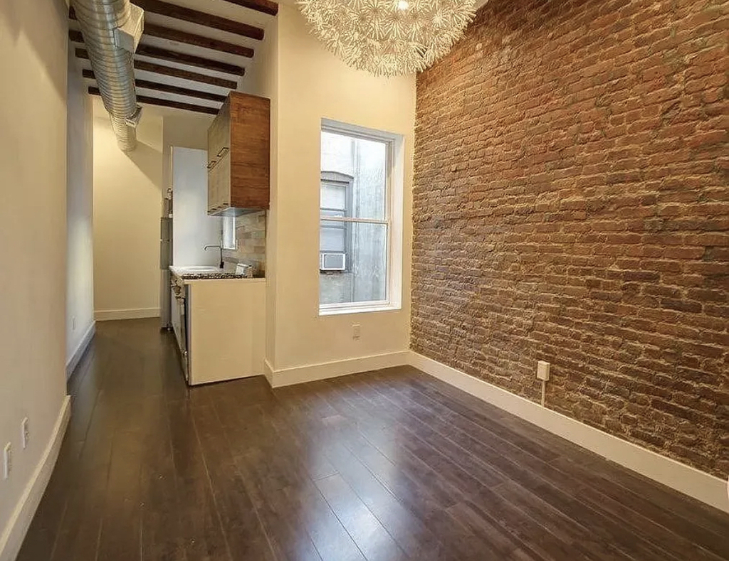 18-68 Madison Street - Photo 2