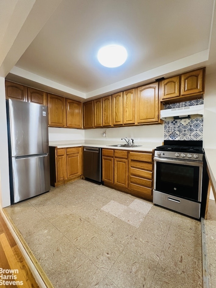720 St Nicholas Avenue - Photo 3