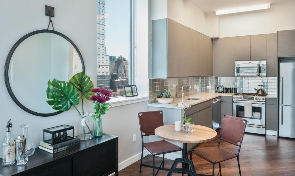 West 28th Street - Photo 2