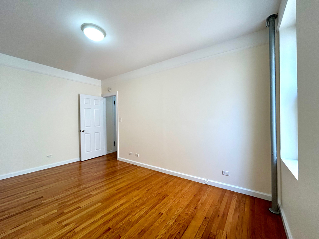 West 13th Street - Photo 4