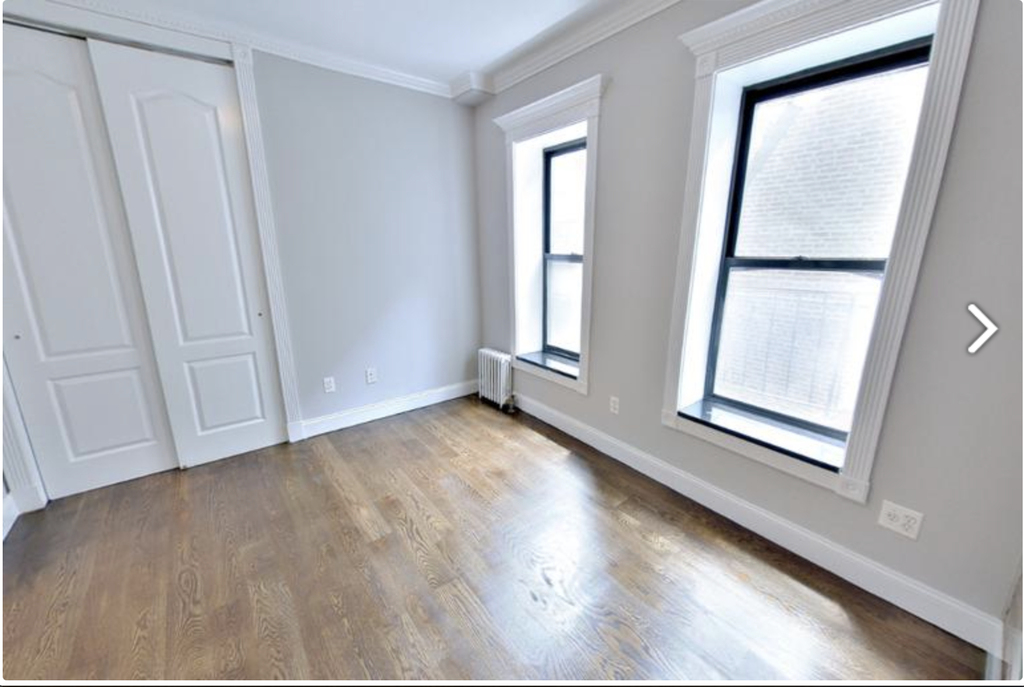 East 100th Street - Photo 3