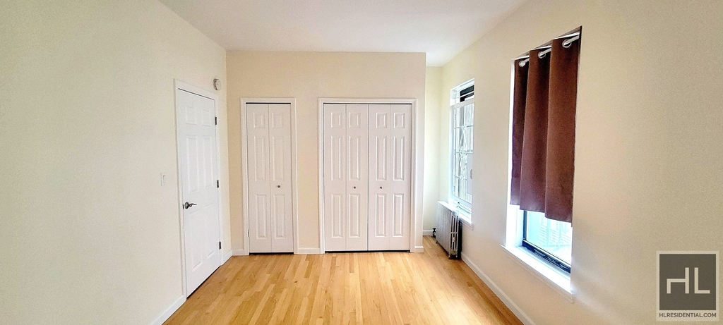 East 80 Street - Photo 4