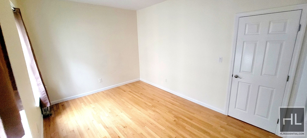 East 80 Street - Photo 2