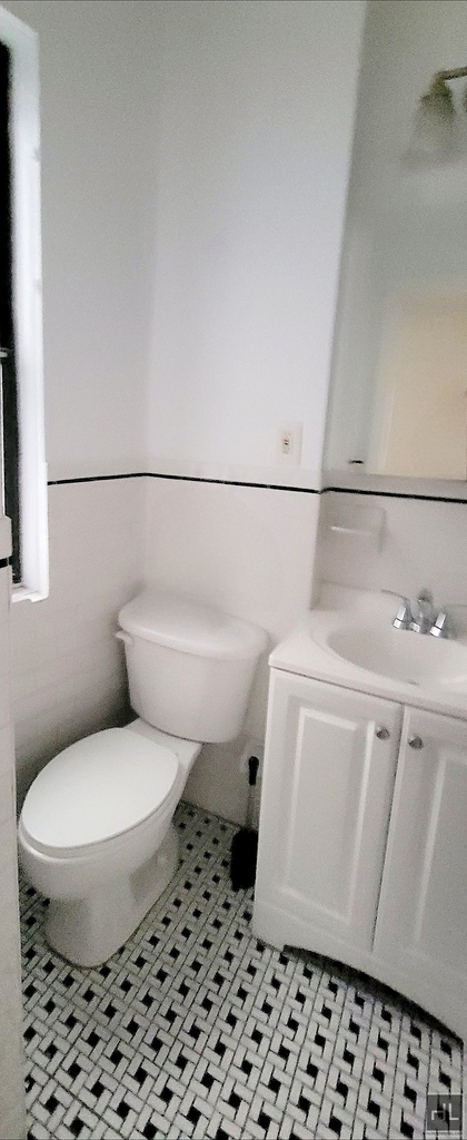 East 80 Street - Photo 5