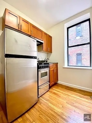 East 80th Street - Photo 7