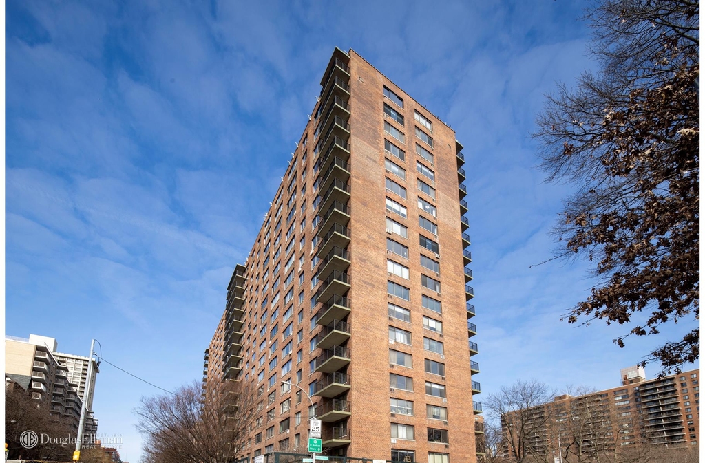 372 Central Park W - Photo 5