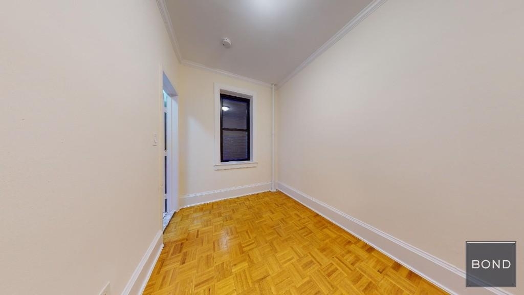 East 38th Street - Photo 8