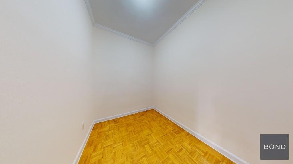 East 38th Street - Photo 6